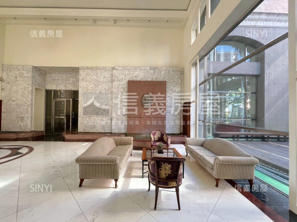 八期視野兩房休旅車位房屋室內格局與周邊環境