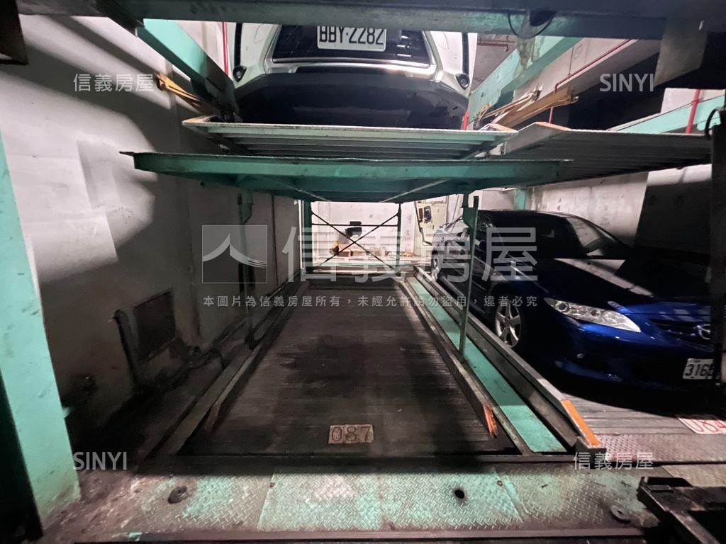 荷堤８７號車位房屋室內格局與周邊環境