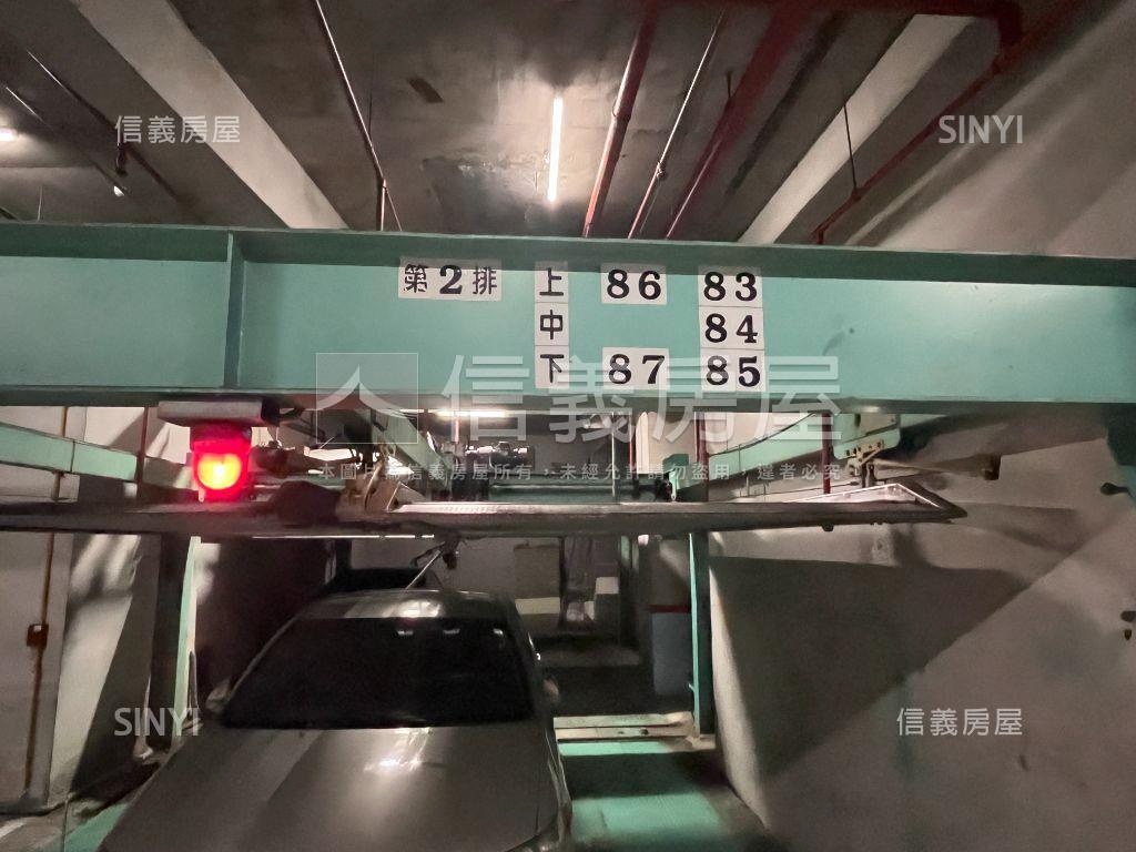 荷堤８７號車位房屋室內格局與周邊環境