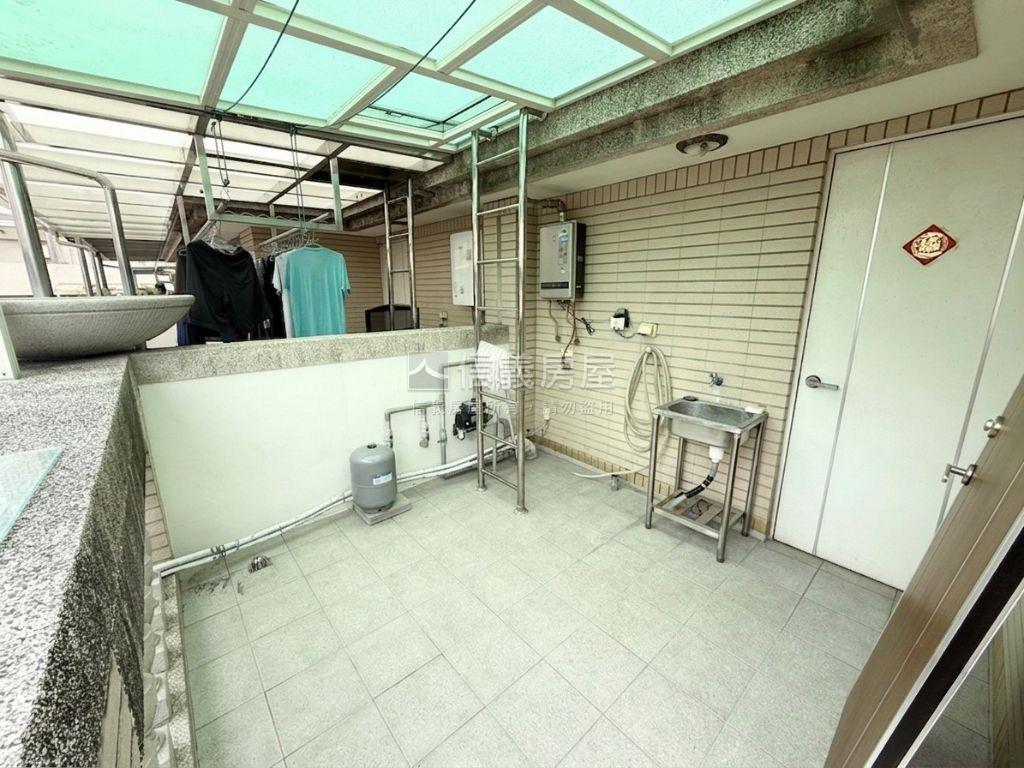 近塗城國小震後大面寬別墅房屋室內格局與周邊環境
