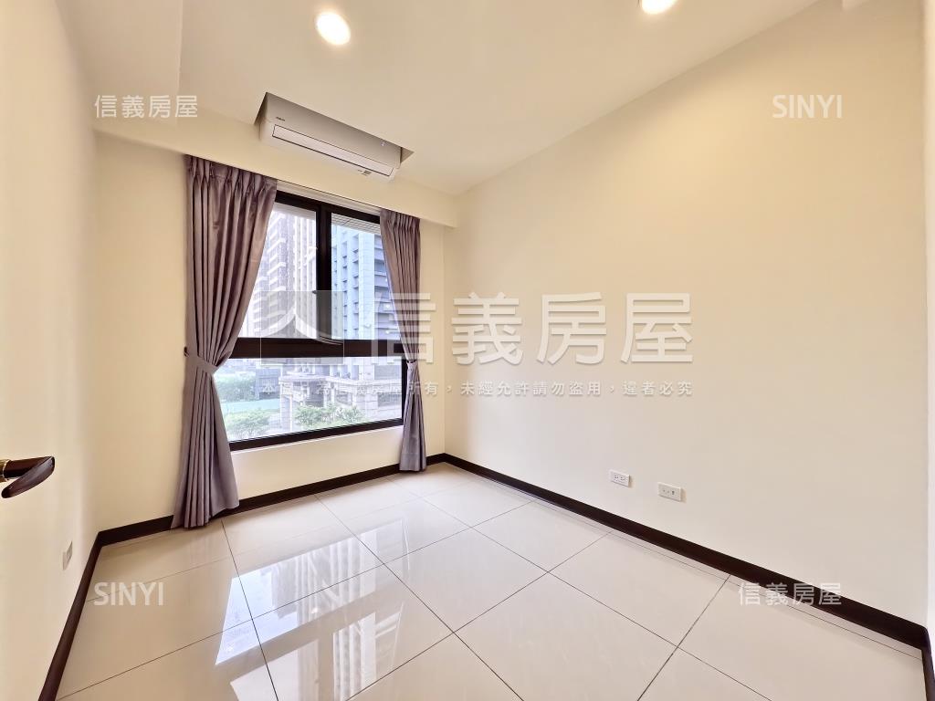 對面就是國小高陞三房車位房屋室內格局與周邊環境