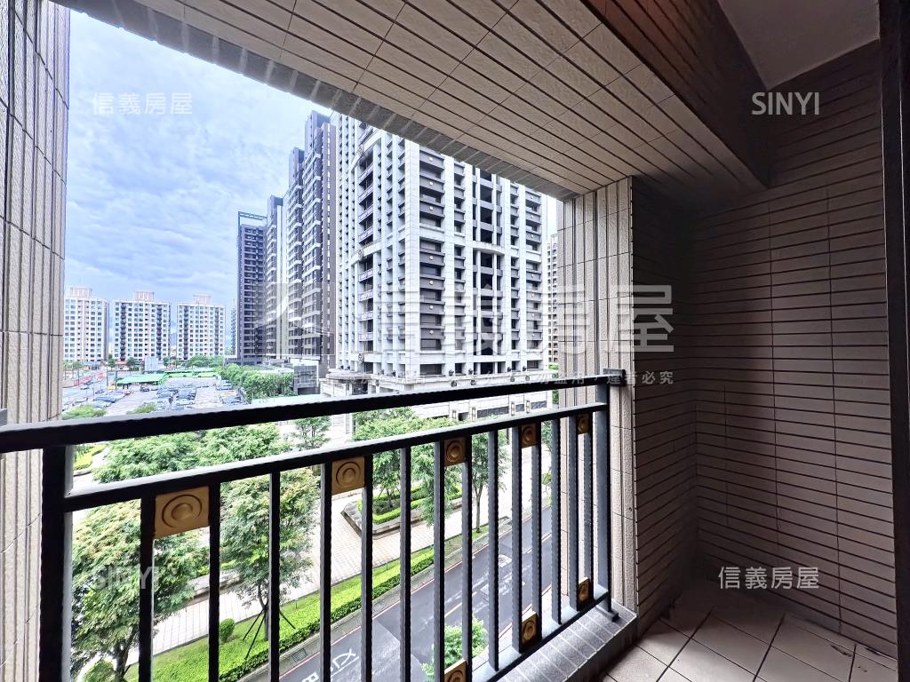 對面就是國小高陞三房車位房屋室內格局與周邊環境