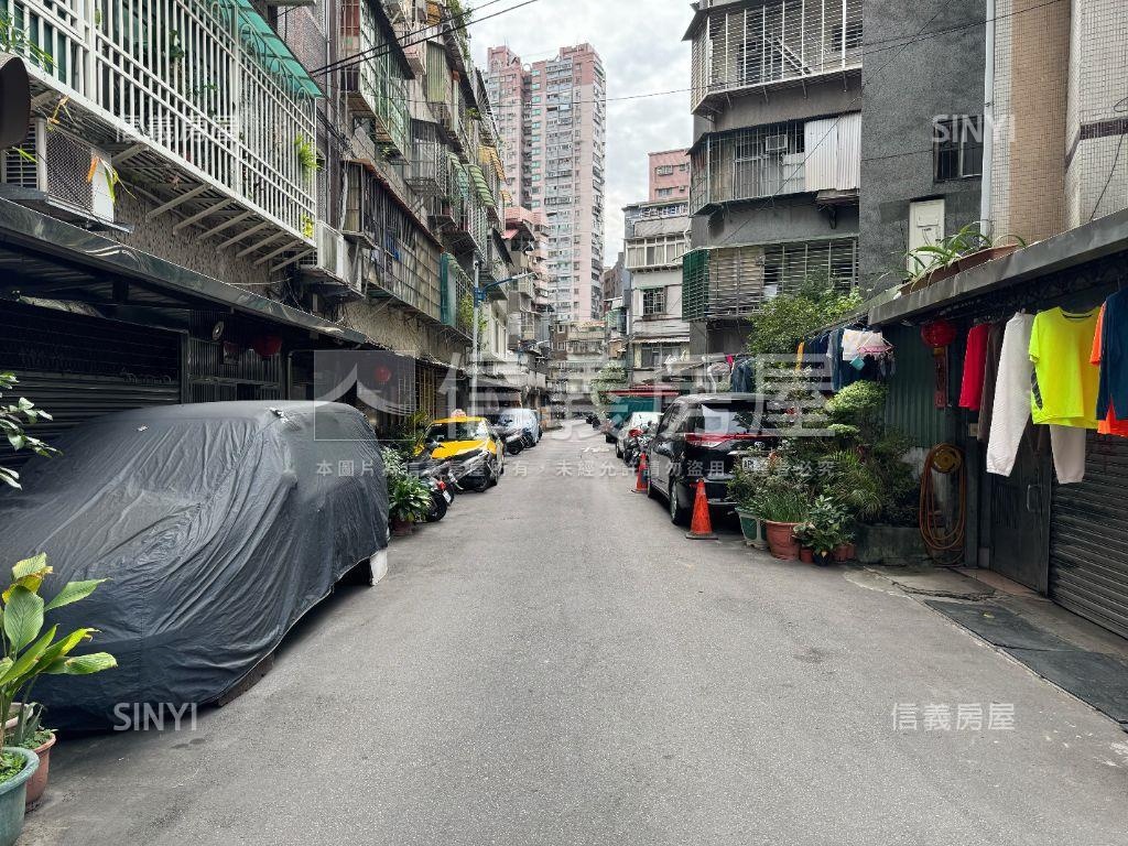 黃金連城一樓房屋室內格局與周邊環境