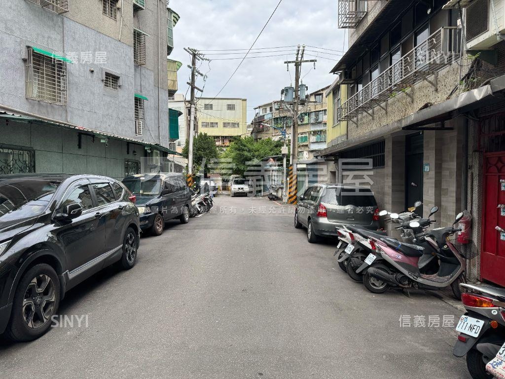 黃金連城一樓房屋室內格局與周邊環境
