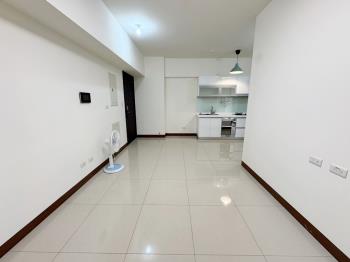 棋琴高樓成家兩房車位