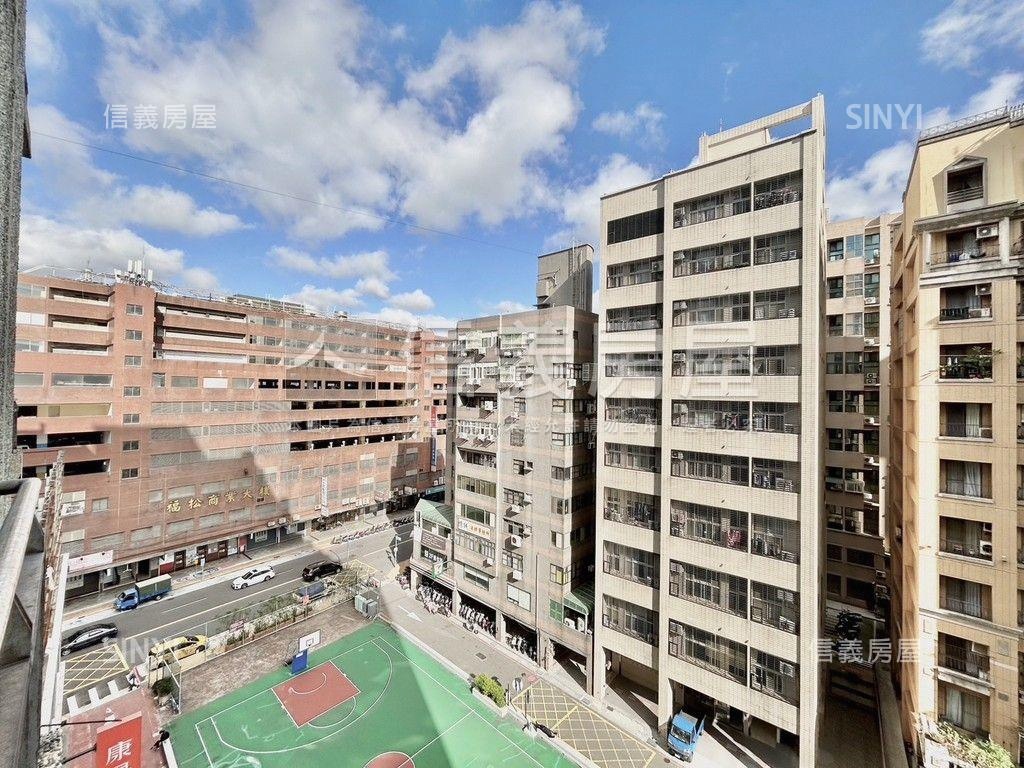 坤山優質外棟四房來電賞屋房屋室內格局與周邊環境