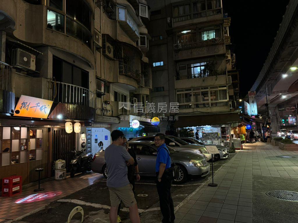 東區大巨蛋雙敦店面房屋室內格局與周邊環境