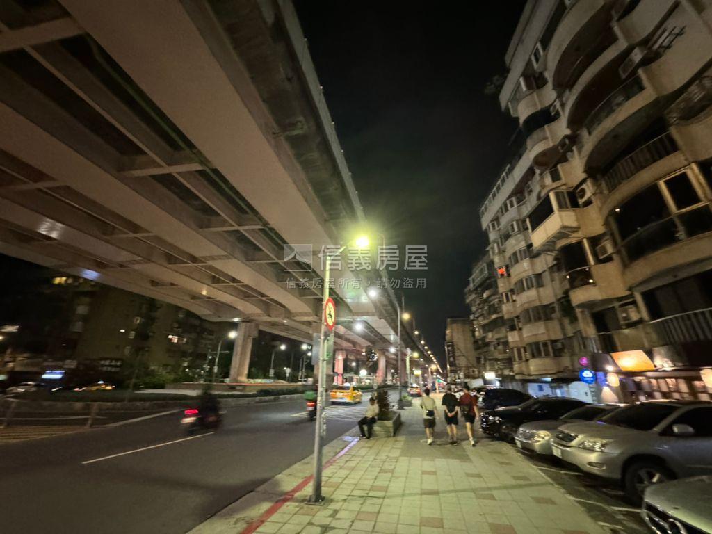 東區大巨蛋雙敦店面房屋室內格局與周邊環境