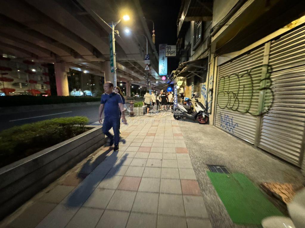 東區大巨蛋雙敦店面房屋室內格局與周邊環境