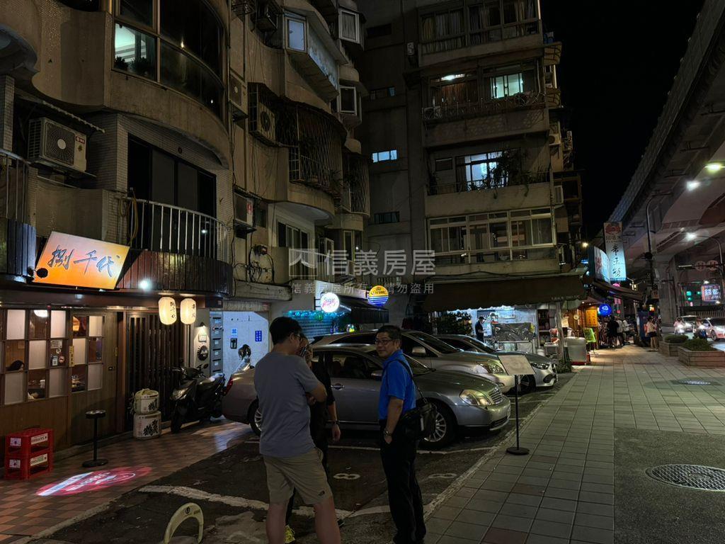 東區大巨蛋雙敦店面房屋室內格局與周邊環境