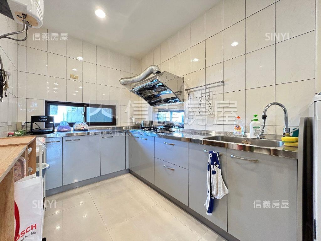 獨家專賣南區朝南臨路別墅房屋室內格局與周邊環境