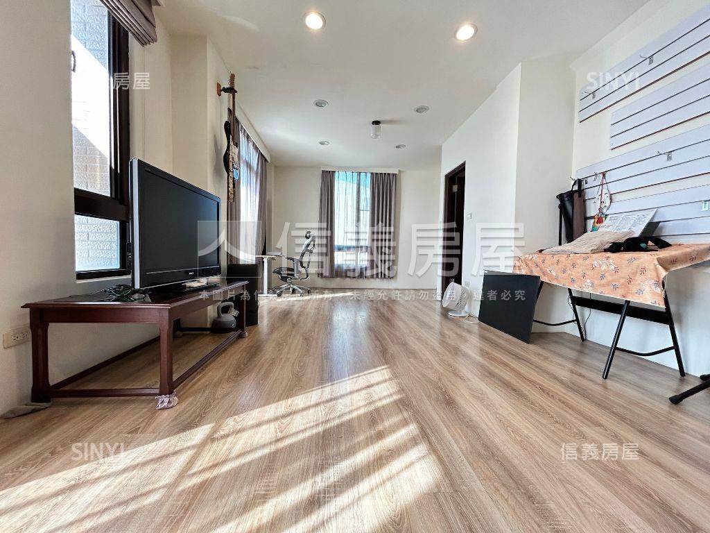 獨家專賣南區朝南臨路別墅房屋室內格局與周邊環境