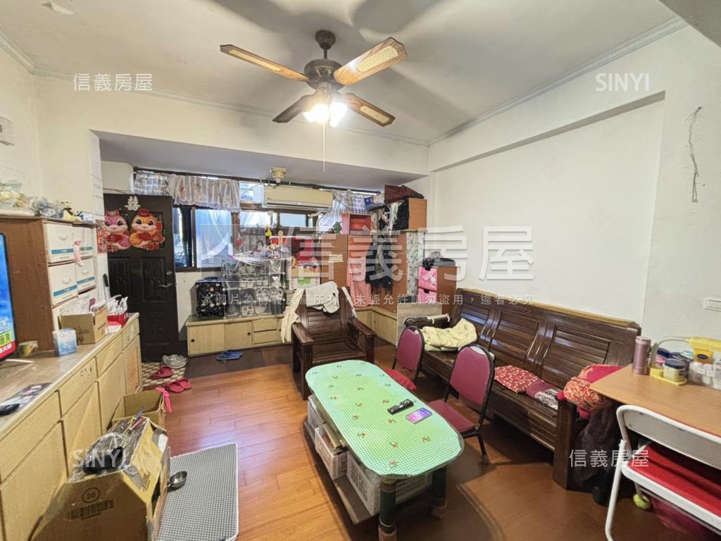 稀有方正明亮３房美寓房屋室內格局與周邊環境