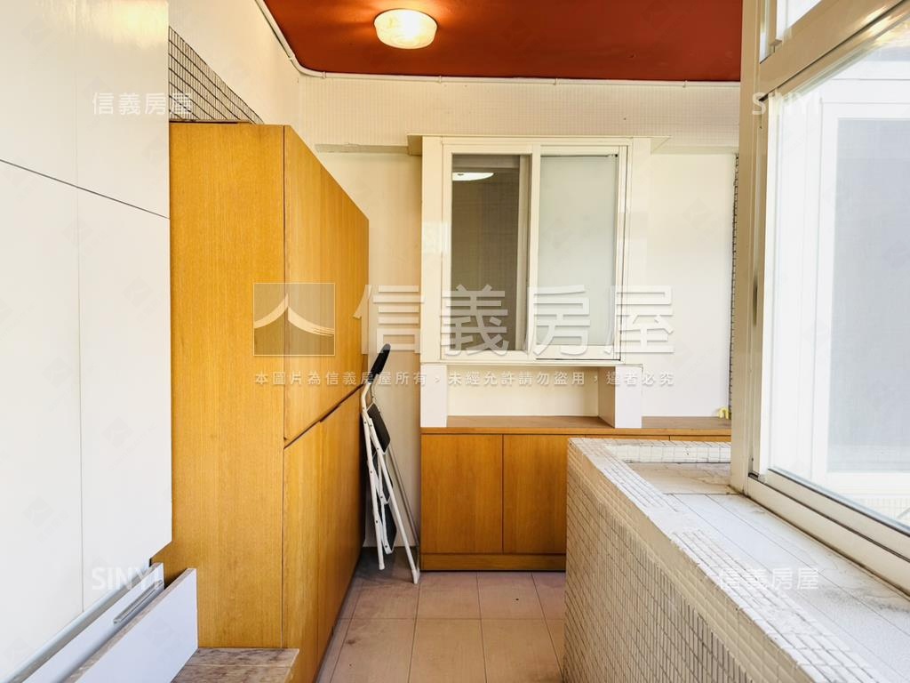 近新板特區置產珠寶盒房屋室內格局與周邊環境