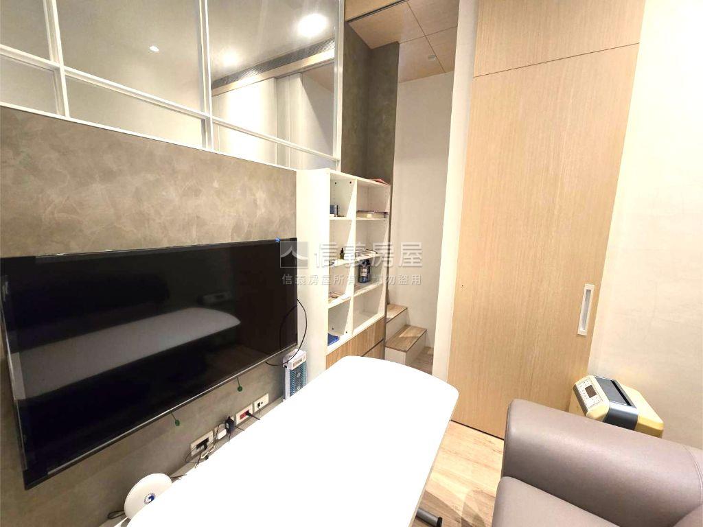 親友專任龍門學區７年屋房屋室內格局與周邊環境