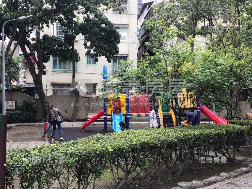 近芝山捷運住辦一樓房屋室內格局與周邊環境
