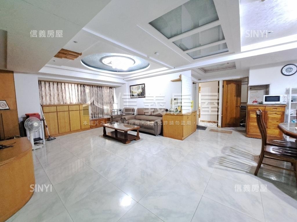 巴黎花都約７５坪四房車位房屋室內格局與周邊環境