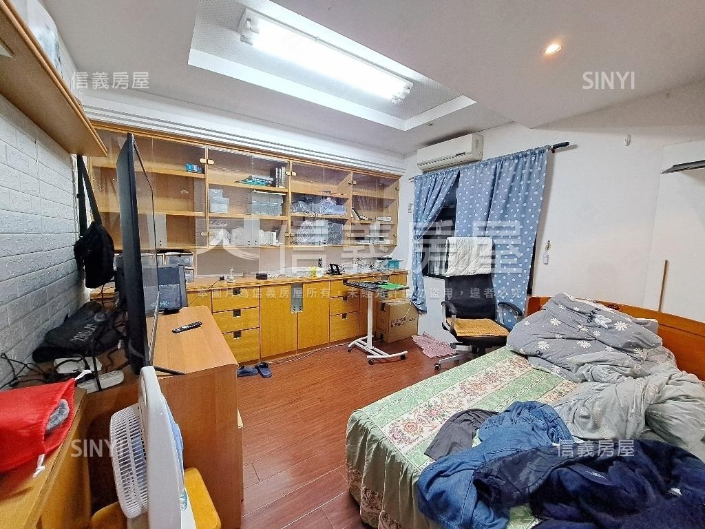 巴黎花都約７５坪四房車位房屋室內格局與周邊環境