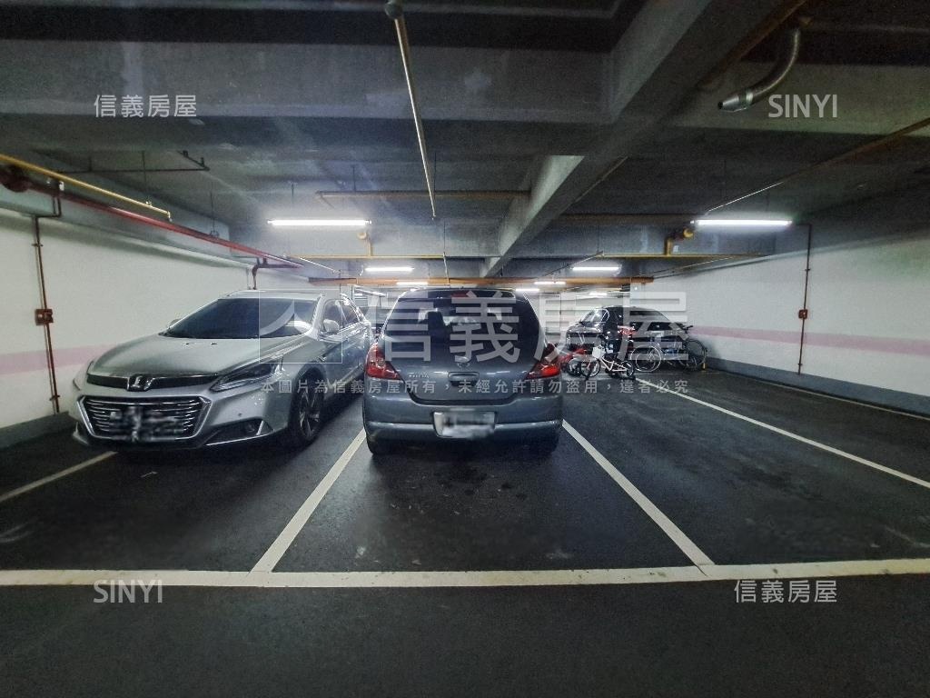 巴黎花都約７５坪四房車位房屋室內格局與周邊環境