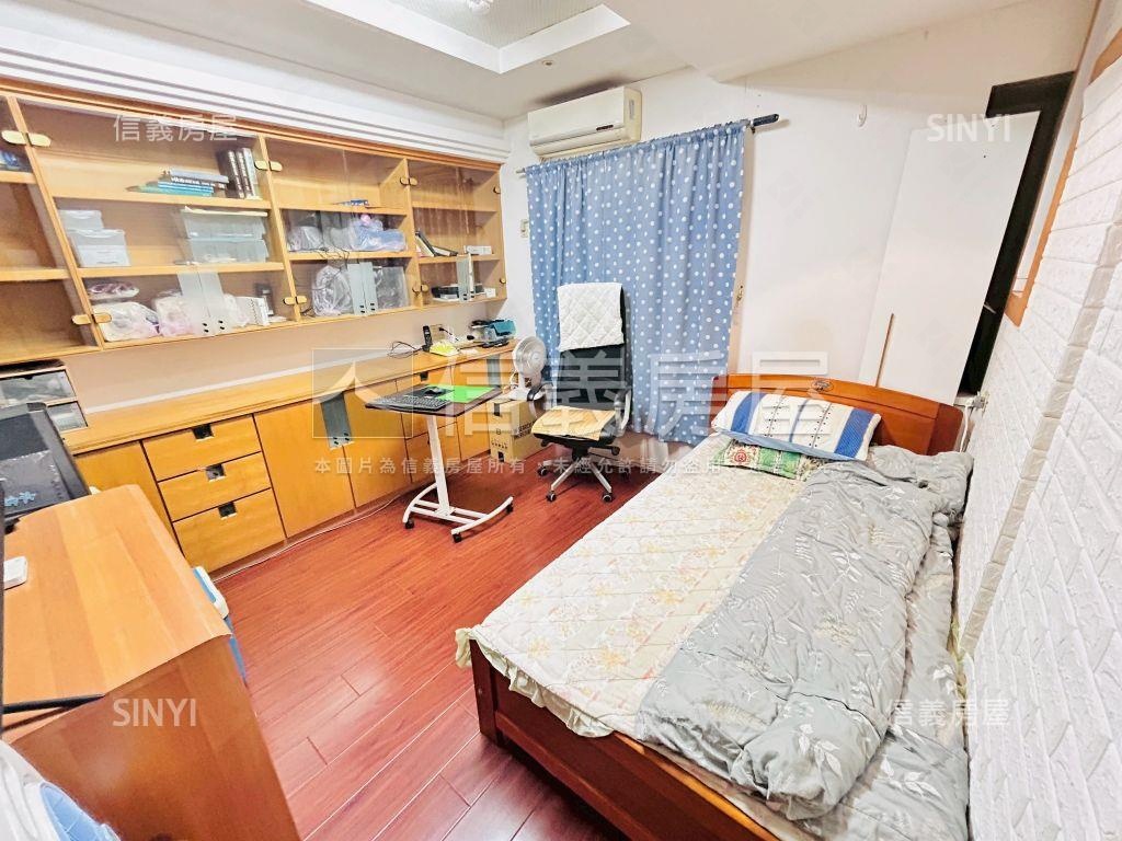 巴黎花都雙門牌四房車位房屋室內格局與周邊環境