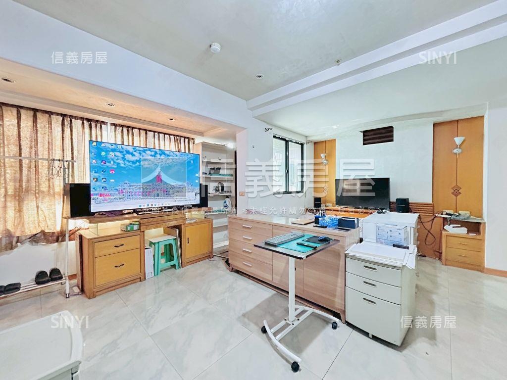 巴黎花都雙門牌四房車位房屋室內格局與周邊環境