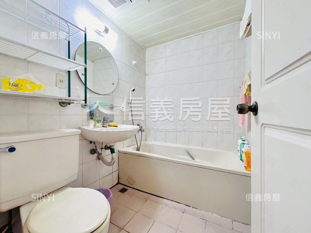 巴黎花都雙門牌四房車位房屋室內格局與周邊環境