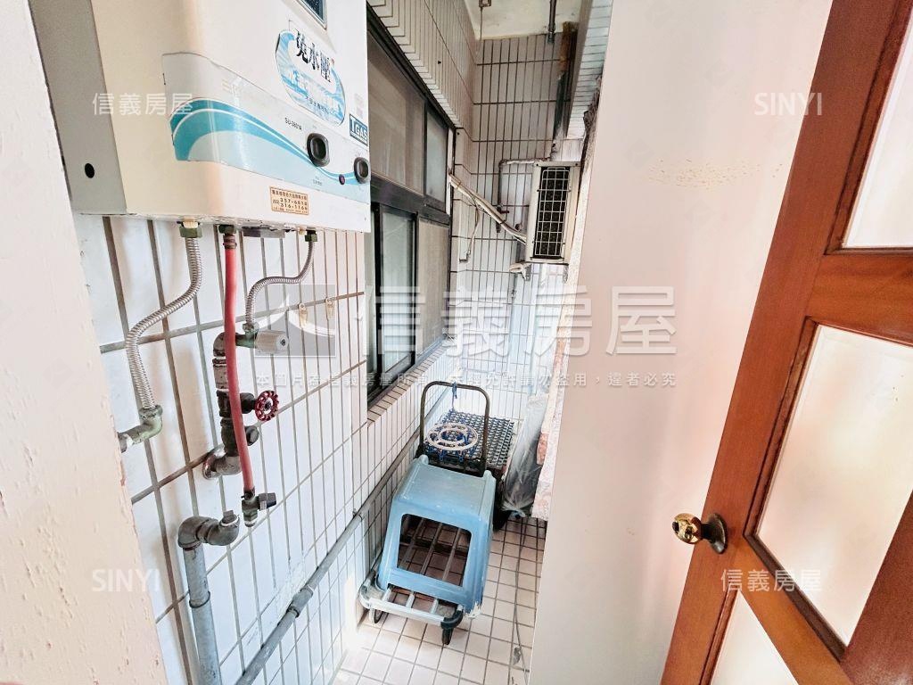 巴黎花都雙門牌四房車位房屋室內格局與周邊環境