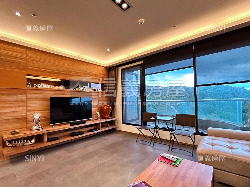 高樓山景電梯邊間戶房屋室內格局與周邊環境