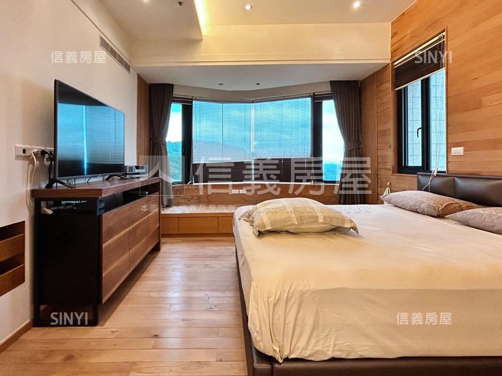 高樓山景電梯邊間戶房屋室內格局與周邊環境