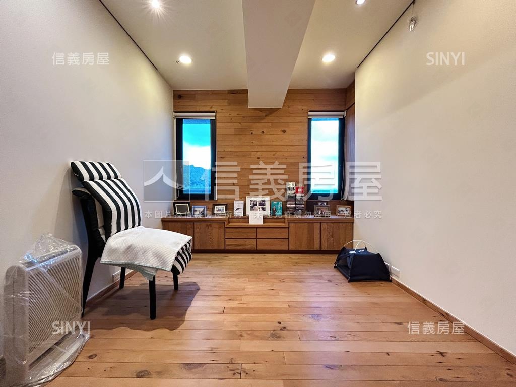 高樓山景電梯邊間戶房屋室內格局與周邊環境