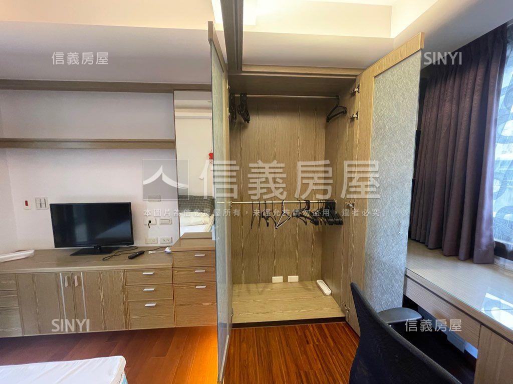 【峰華苑】中山頂樓露臺戶房屋室內格局與周邊環境