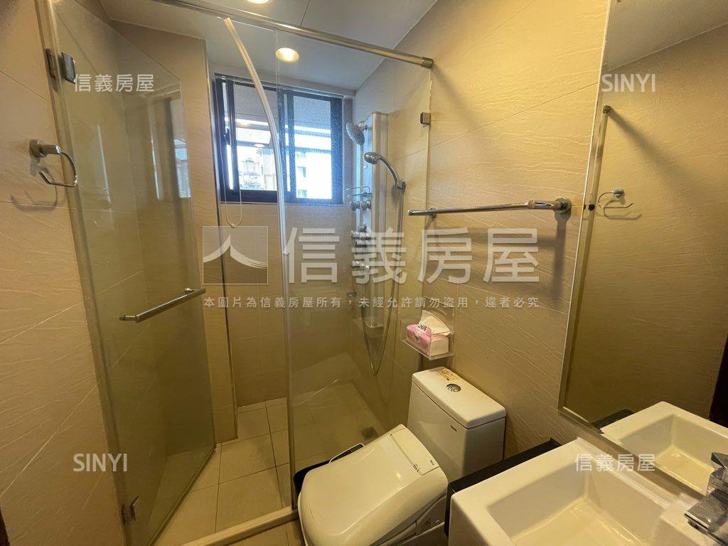 【峰華苑】中山頂樓露臺戶房屋室內格局與周邊環境