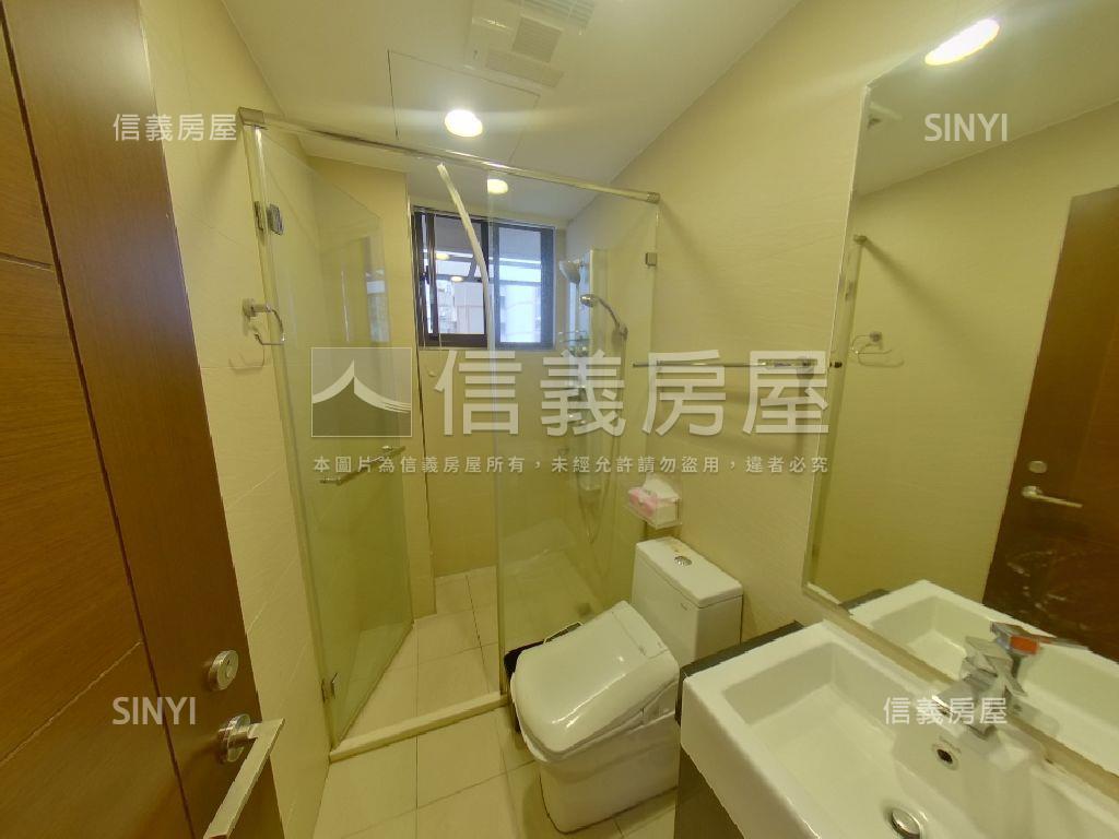【峰華苑】中山頂樓露臺戶房屋室內格局與周邊環境