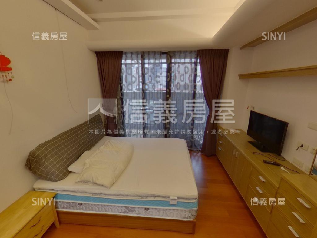 【峰華苑】中山頂樓露臺戶房屋室內格局與周邊環境