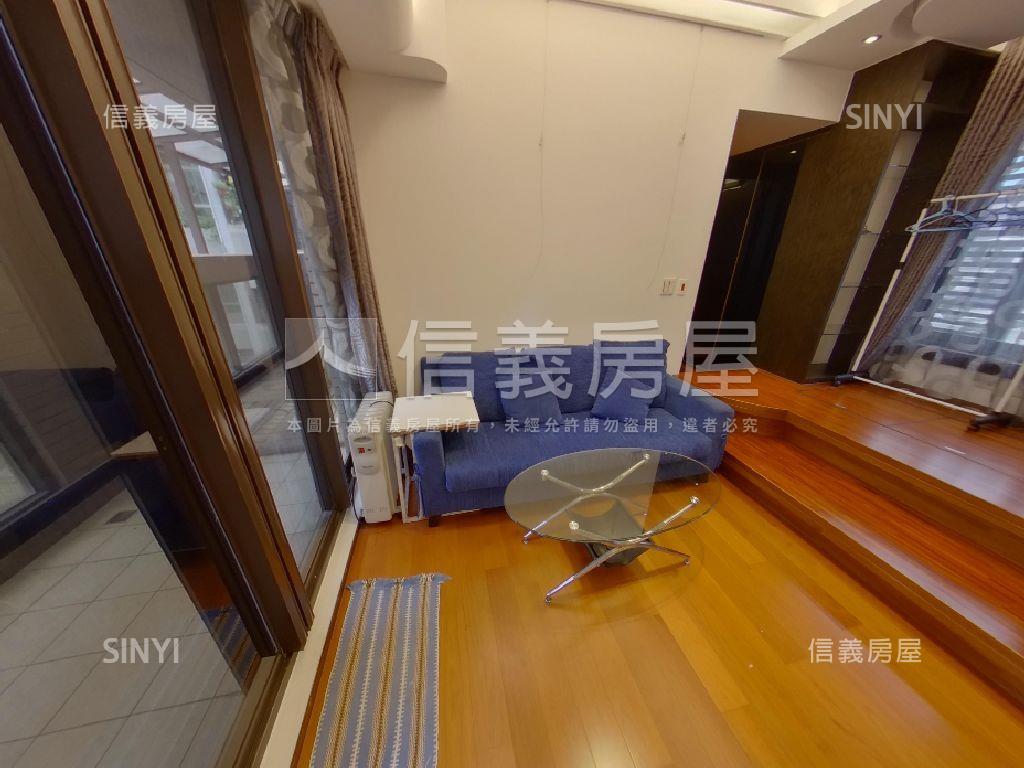【峰華苑】中山頂樓露臺戶房屋室內格局與周邊環境