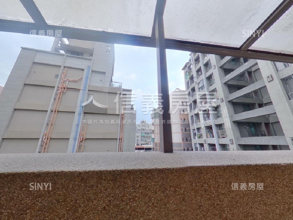 【峰華苑】中山頂樓露臺戶房屋室內格局與周邊環境