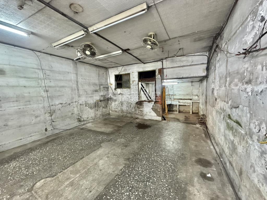 稀有中和環球透天店面房屋室內格局與周邊環境