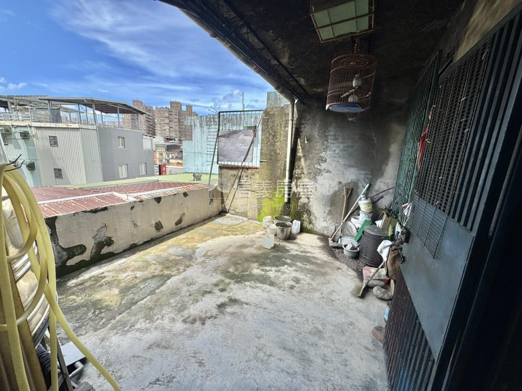 稀有中和環球透天店面房屋室內格局與周邊環境