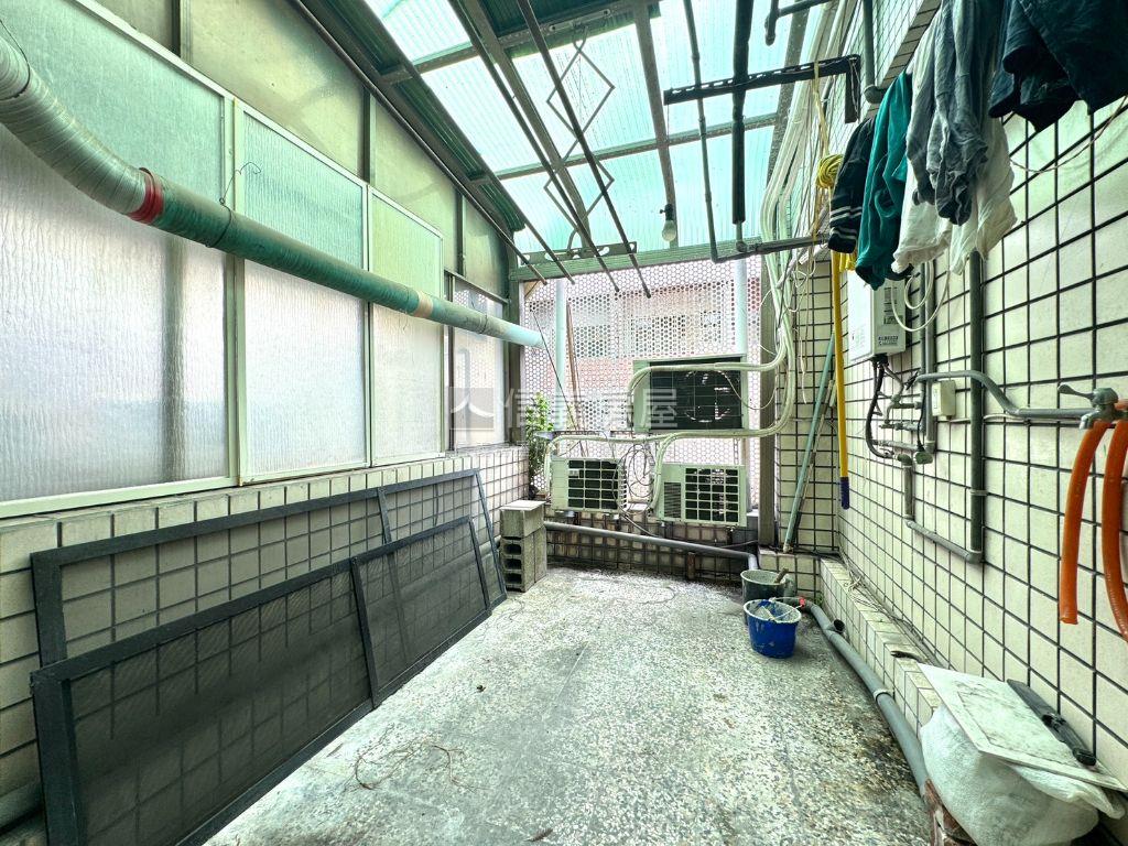 富比帝王宮四房雙車位房屋室內格局與周邊環境
