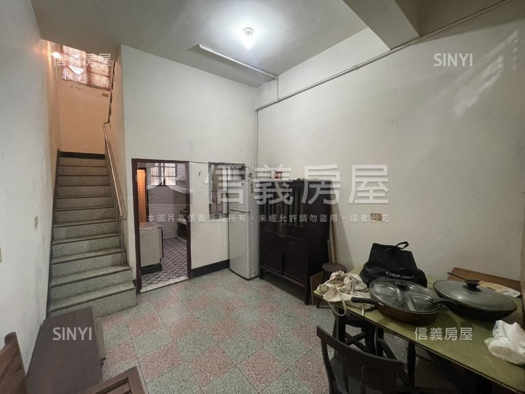 近中華路稀有釋出房屋室內格局與周邊環境