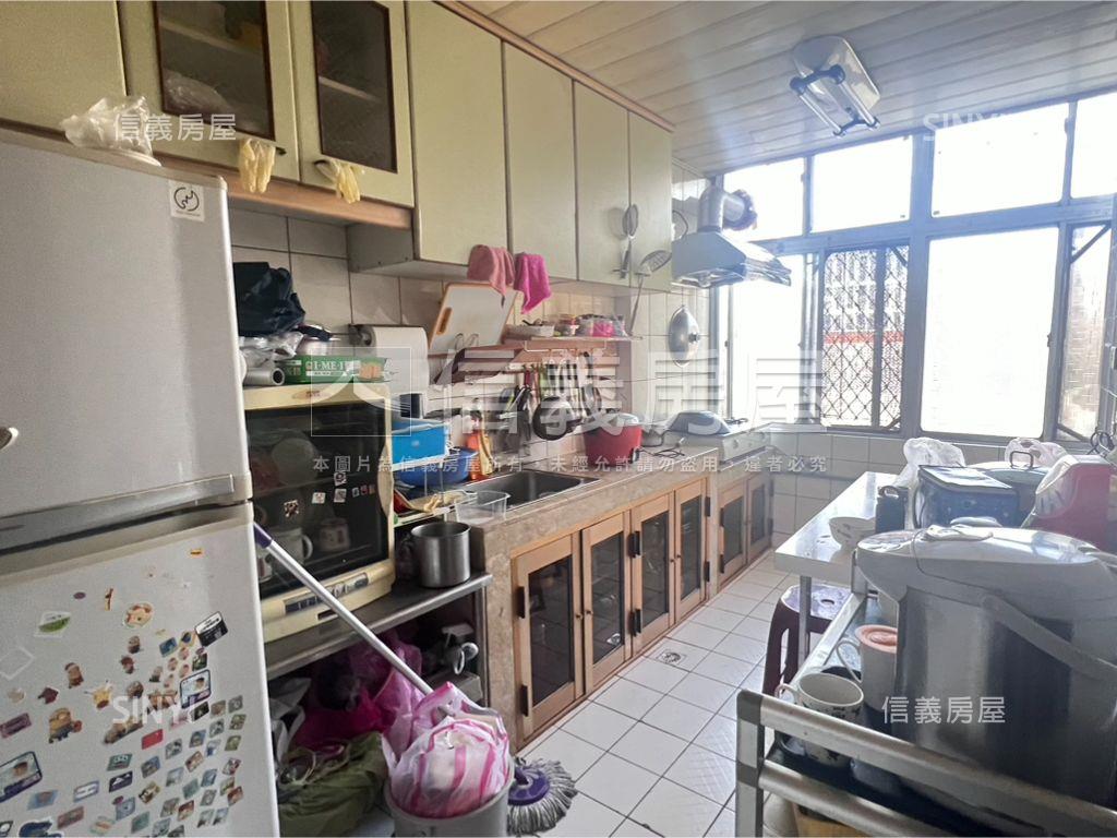 植物園明亮三房房屋室內格局與周邊環境