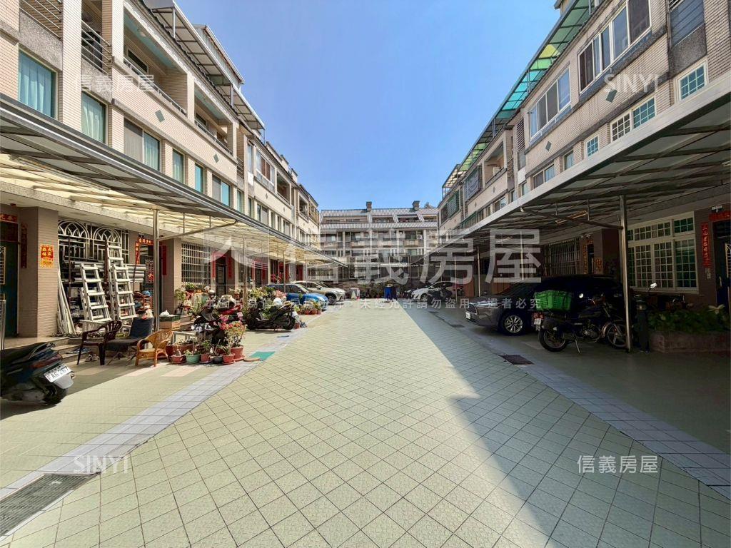 震後採光前院停車別墅房屋室內格局與周邊環境