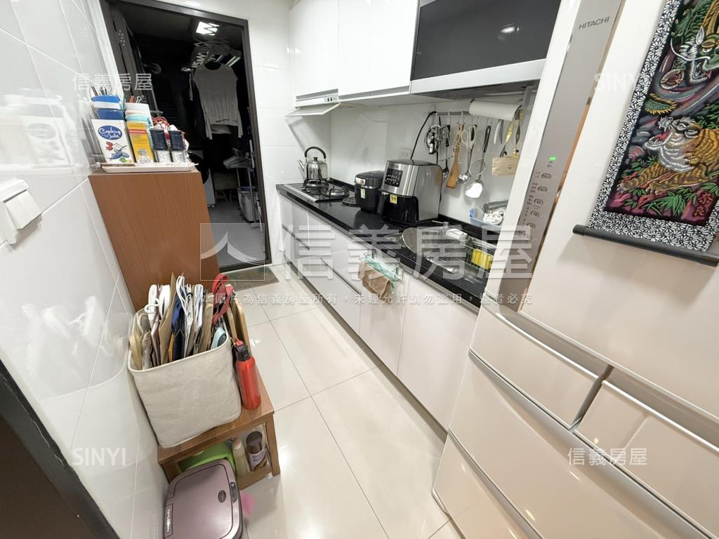 弘盛仁富質感三房平面車位房屋室內格局與周邊環境