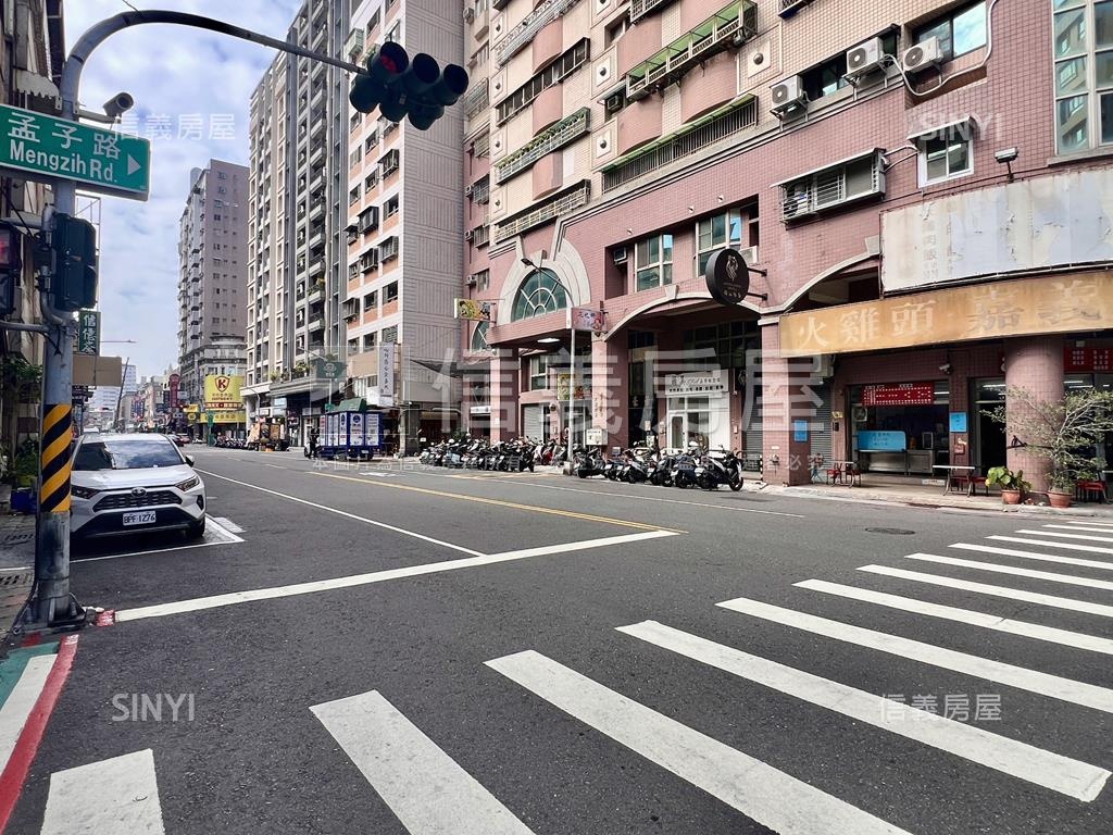 博愛豪景５房雙機械車位房屋室內格局與周邊環境