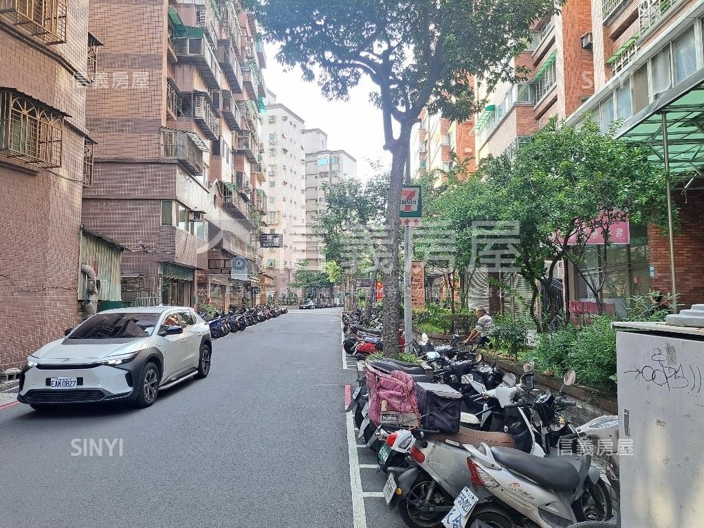 集賢特區熱賣金店面房屋室內格局與周邊環境