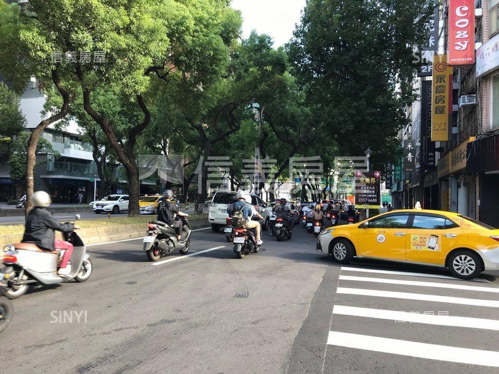 匯豐大樓人潮店辦房屋室內格局與周邊環境