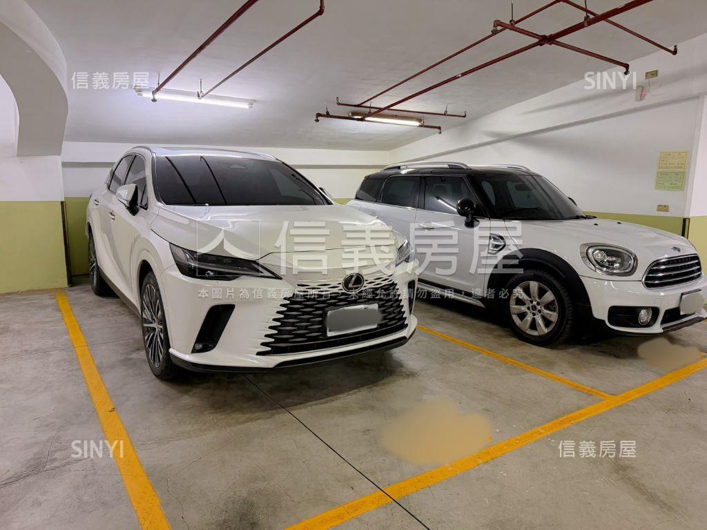 緊鄰捷運站知名學區店面房屋室內格局與周邊環境