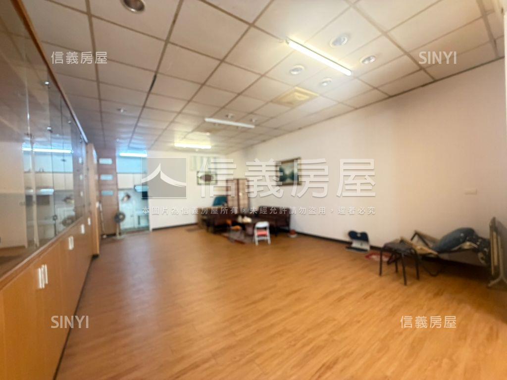 近中壢夜市一樓店面房屋室內格局與周邊環境