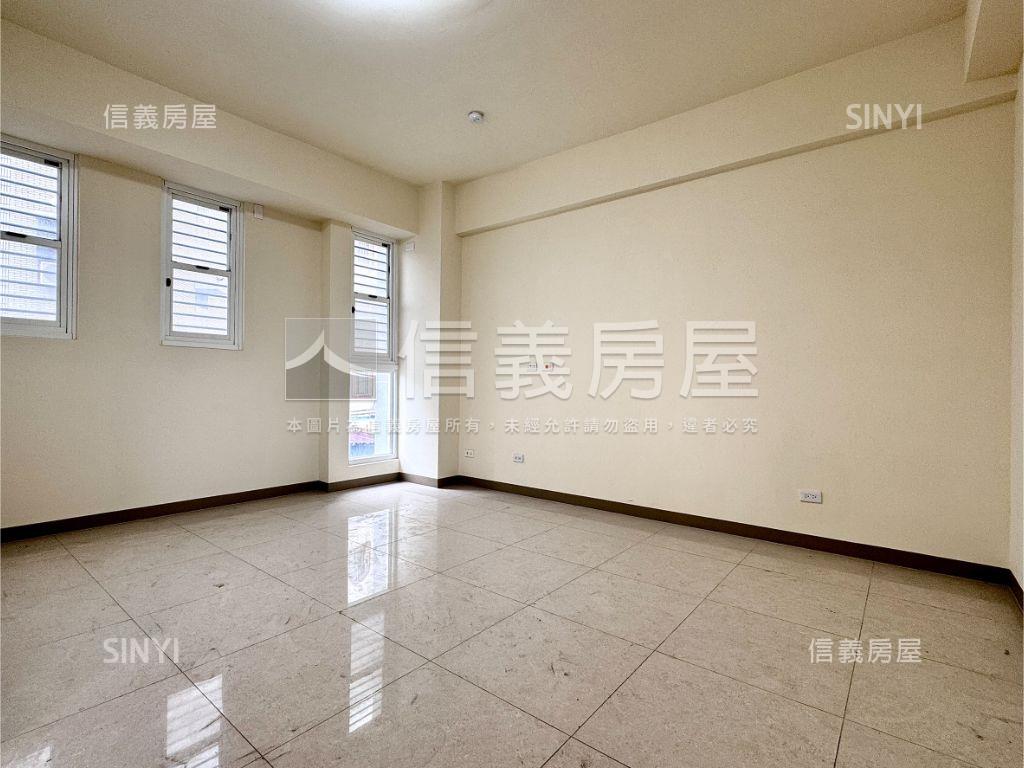 仁武全新未住透天房屋室內格局與周邊環境