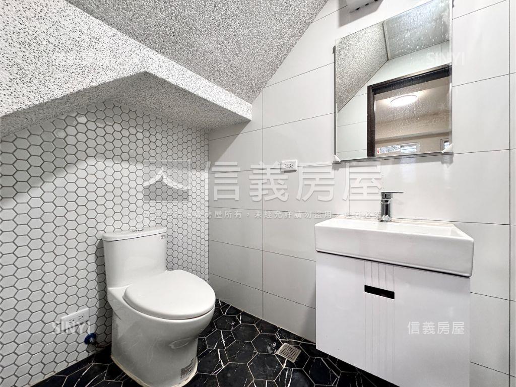 仁武全新未住透天房屋室內格局與周邊環境